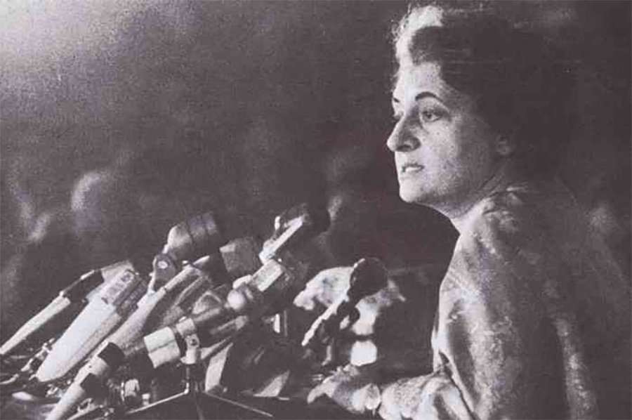 মিসেস গান্ধীর ভূত
